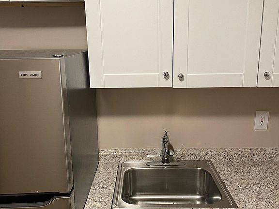 3rd image of 40 Cumberland Dr APT A11