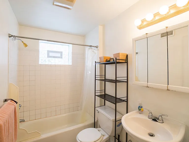 807 N Franklin Street — Photo 9