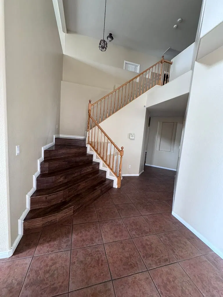 5 bed, 3697 sqft, $3,230 — Photo 3