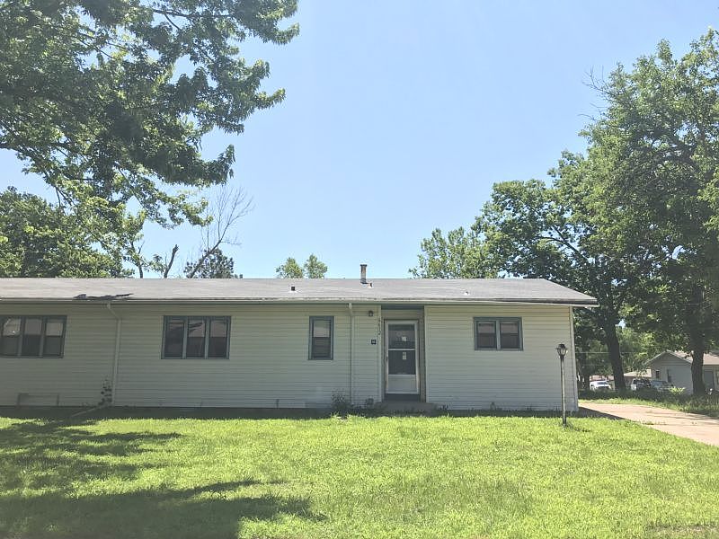2nd image of 6632 SW Fairdale Dr