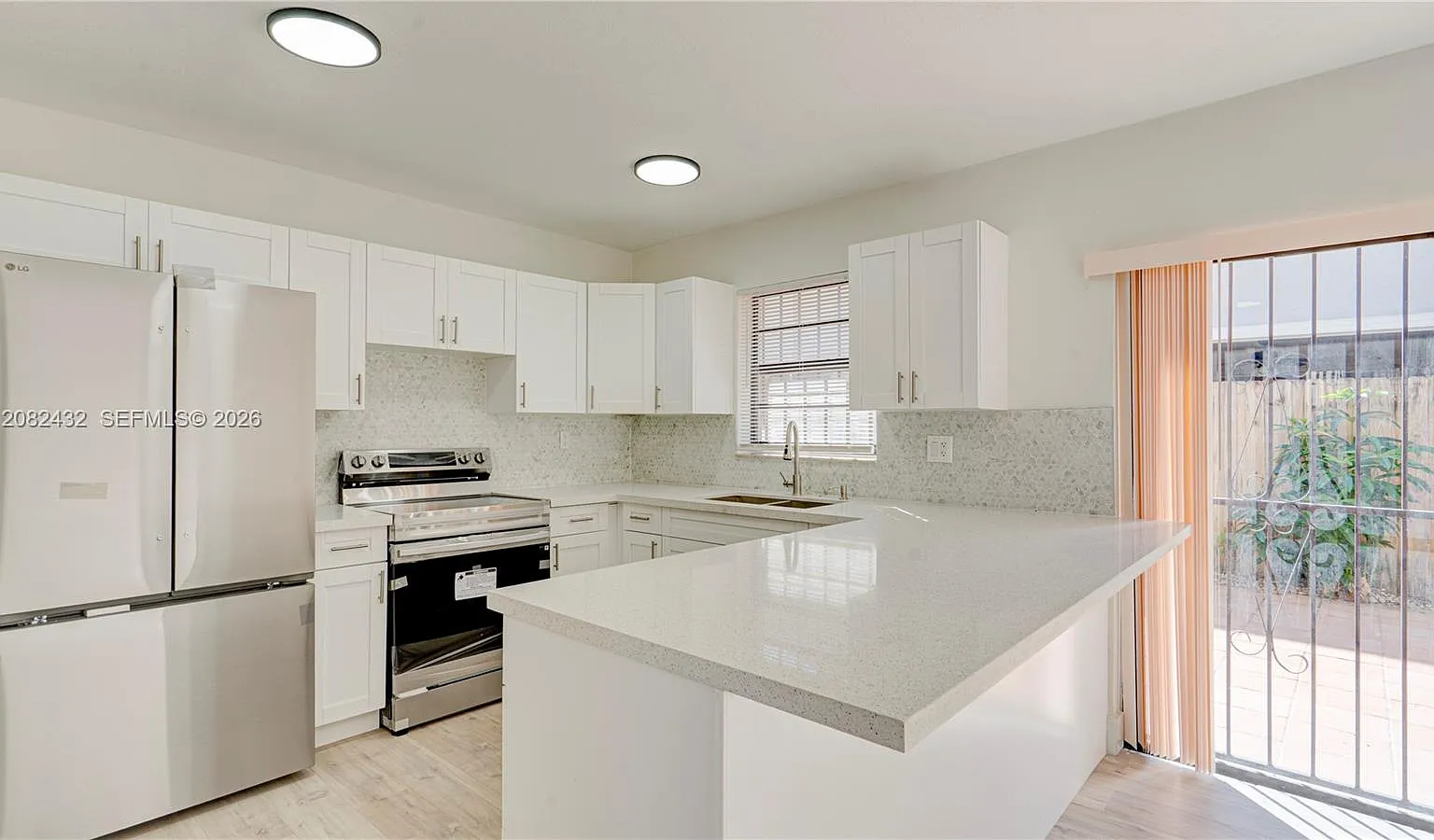 University Villas Condo — Photo 2