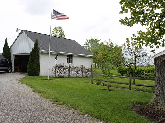 Detached Garage