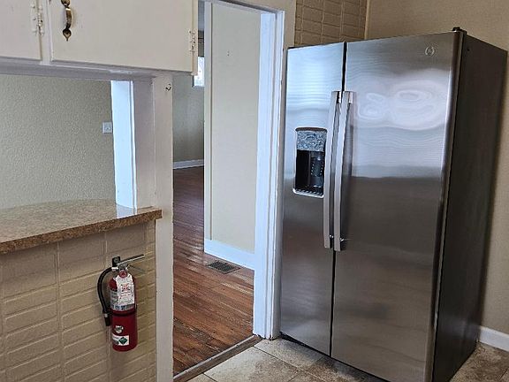 5th image of 955 Aragon Ave APT A