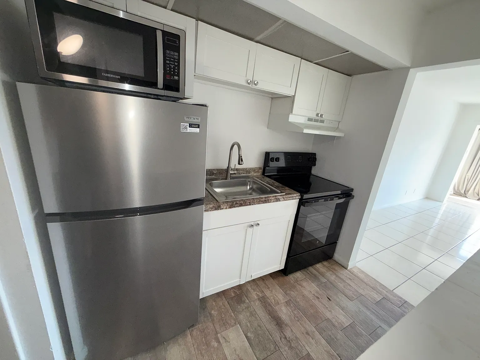 Studio, 432 sqft, $1,500 — Photo 3