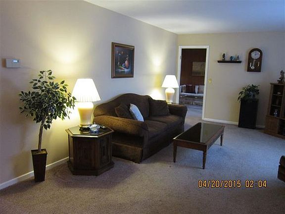 4th image of 12 Eldorado Dr