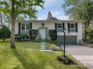 701 Crest Ln, Lisle, IL