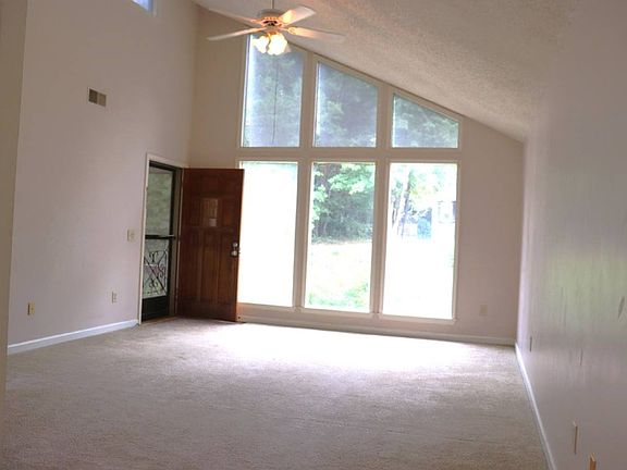 2nd image of 48 Primrose Dr Unit A