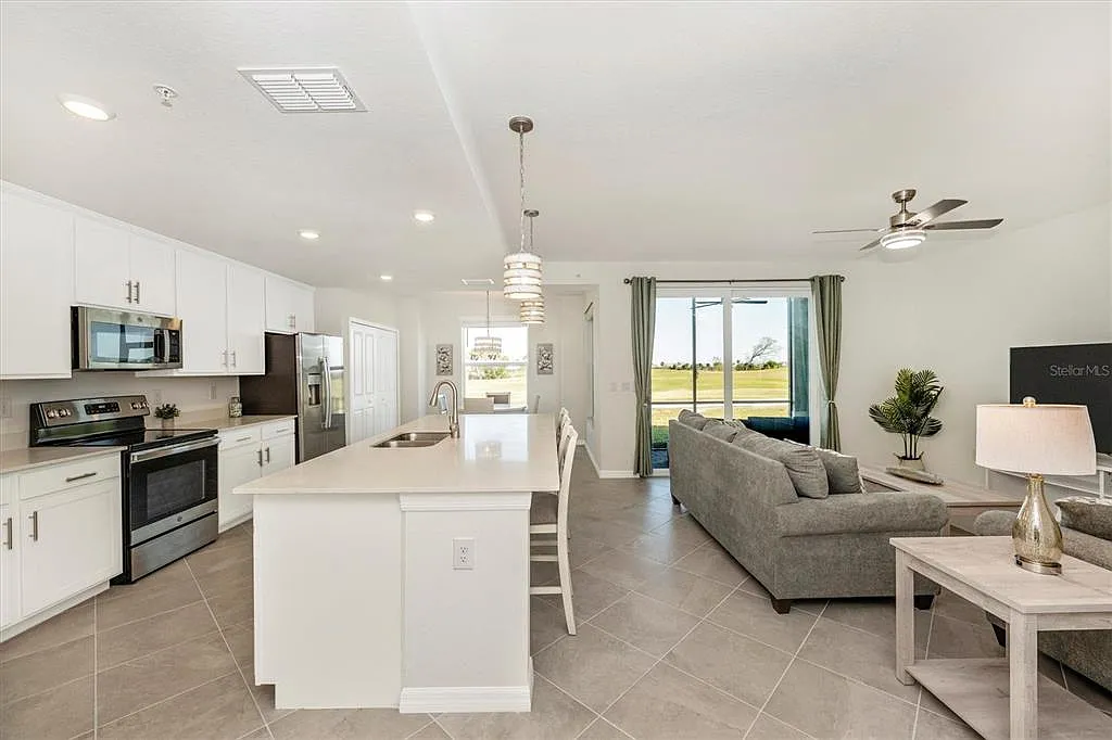 2 bed, 2.0 bath, 1366 sqft, $3,000 — Photo 4