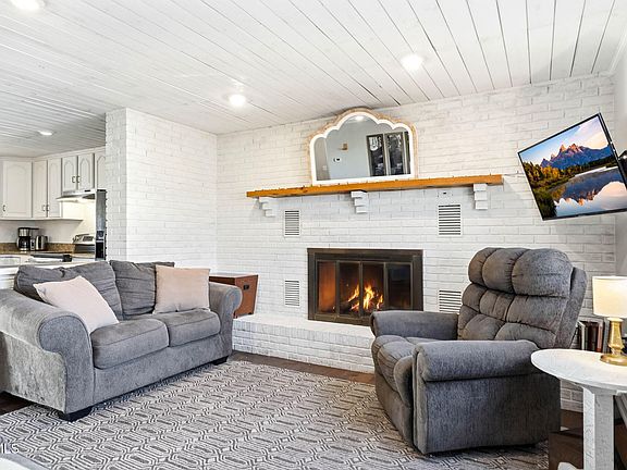 5th image of 297 Beaver Rd