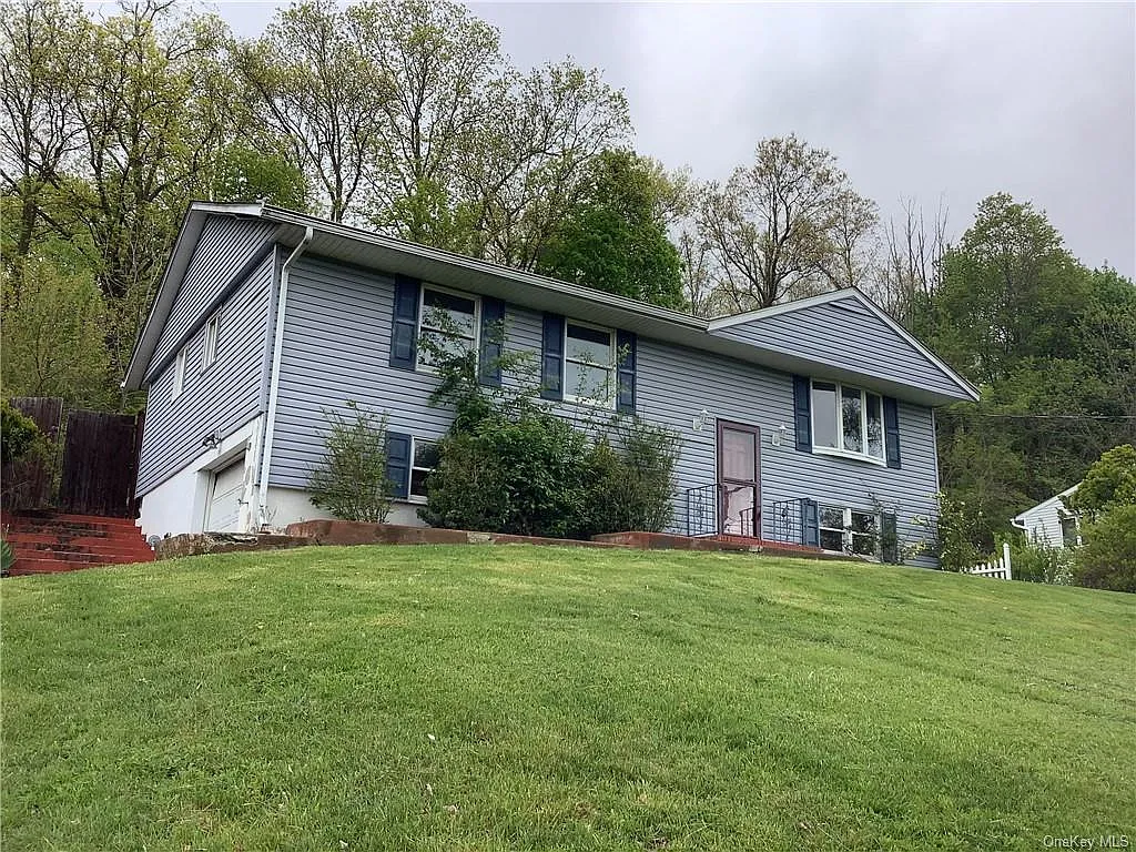 4 bed, 1622 sqft, $3,300 — Photo 1