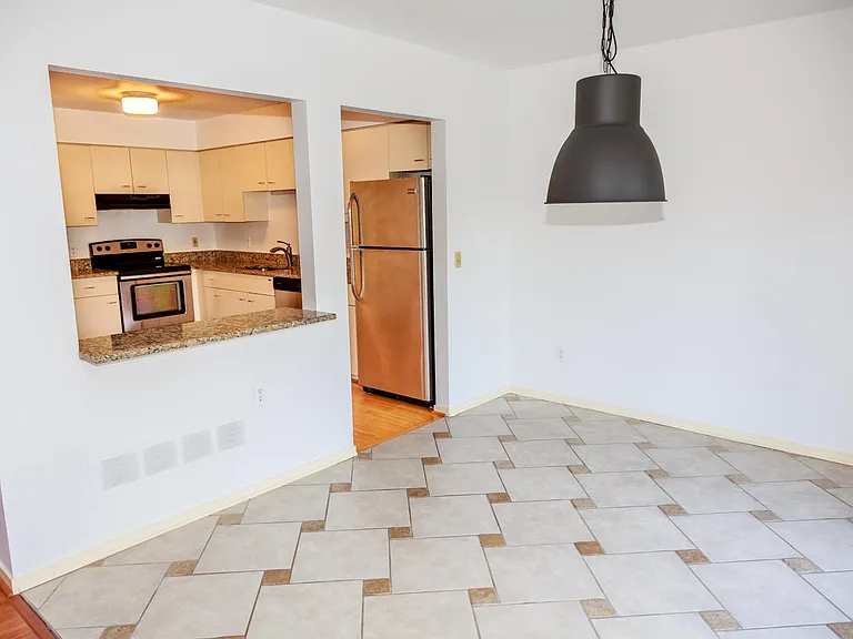 716 Eton Ct — Photo 11