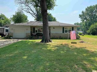 201 Randolph Dr, Centralia, IL