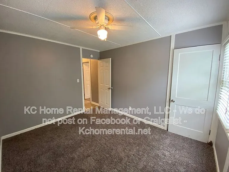 704 NE 45th Ter — Photo 10
