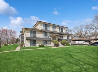108 S 14th St #108, Saint Charles, IL