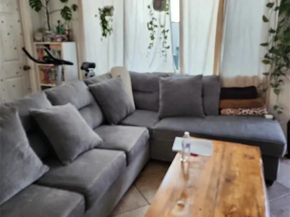 319 E 98th St, Inglewood, CA 90301