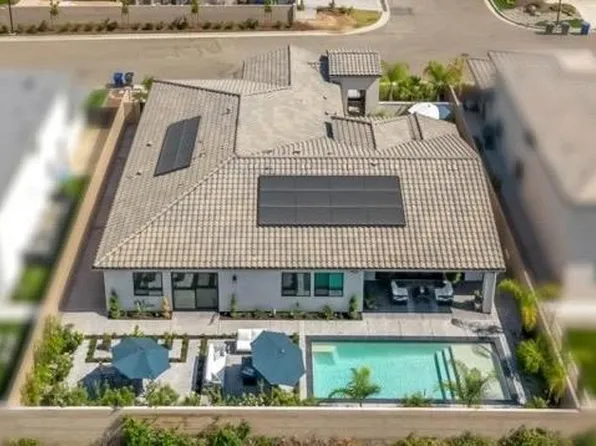 2283 E Courtside Dr, Fresno, CA 93730