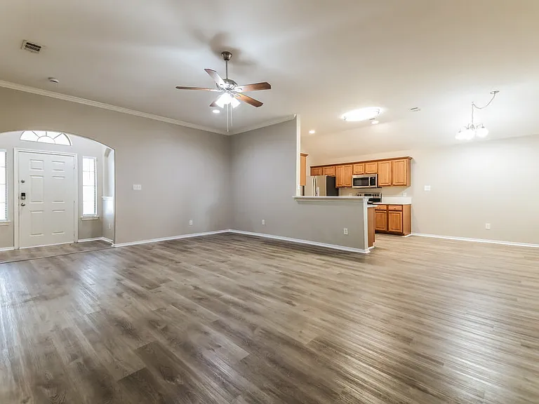 109 Magnolia St — Photo 6