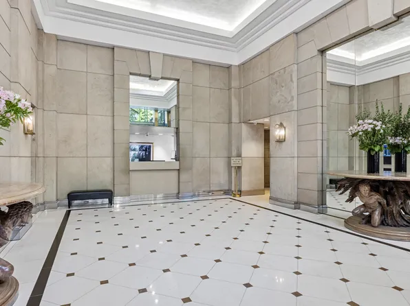 200 East 61st Street image 18 of 27