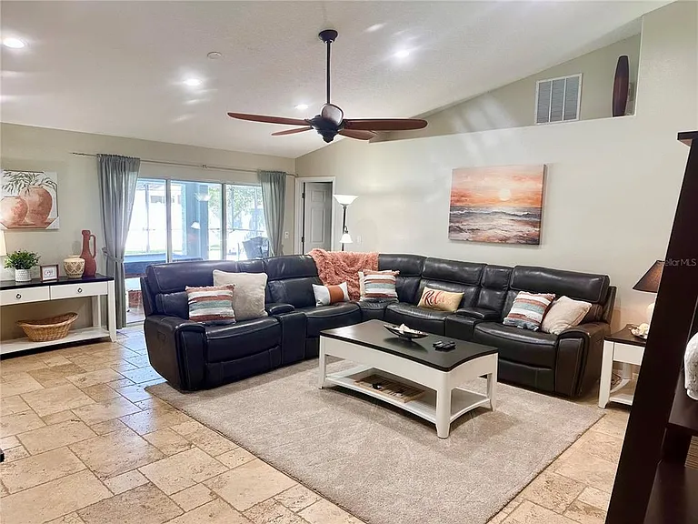 7 Lancaster Ln — Photo 14
