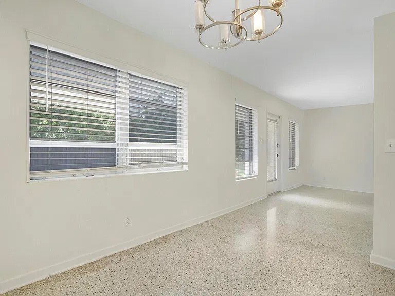 3410 Poinsettia Ave — Photo 10