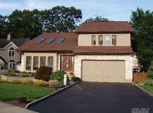 2853 Harvey Ave, Oceanside, NY 11572