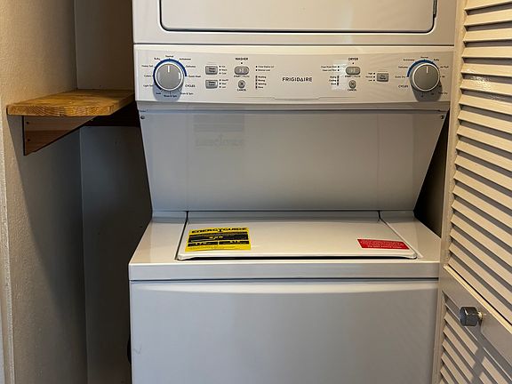 5th image of 21500 Burbank Blvd APT 215