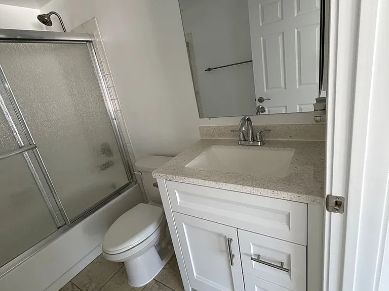 13042 Riverside Dr — Photo 11