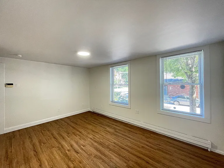 251 Pine St #101 — Photo 6