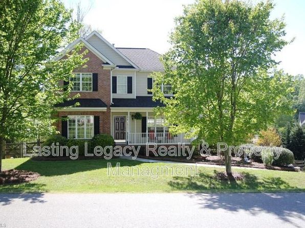 950 Wellesley Place Dr