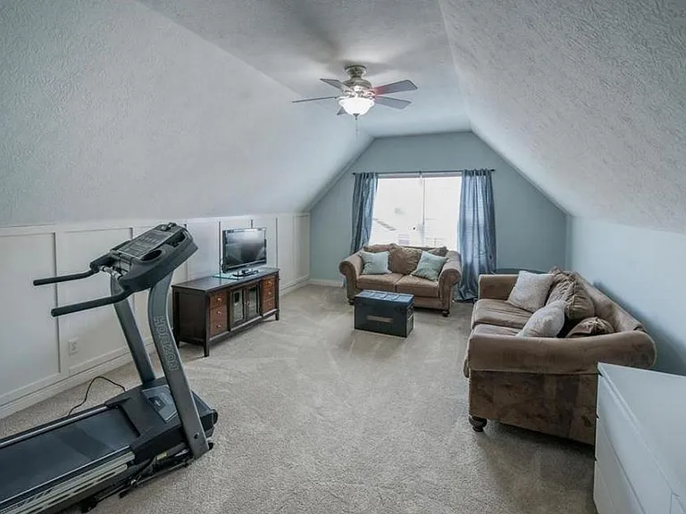 6189 Womersley Dr — Photo 5