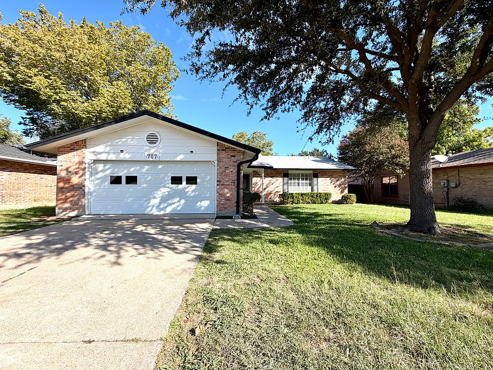 707 Cavendish Dr