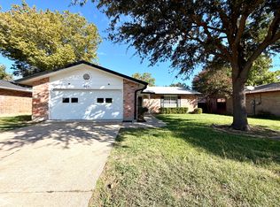 707 Cavendish Dr, Arlington, TX 76014