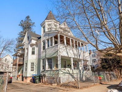 72 Waverly St, Springfield, MA, 01107