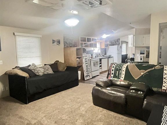 2nd image of 214 Ridgeside
