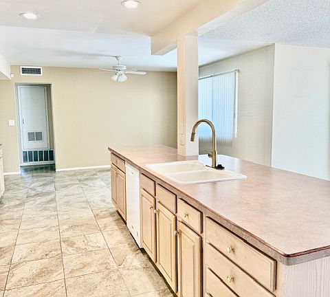 5th image of 11801 N Coggins Dr