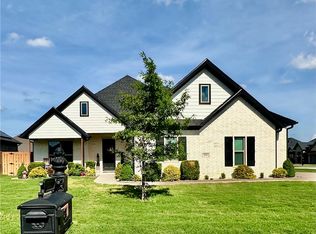 690 Malbec Rd, Springdale, AR 72762