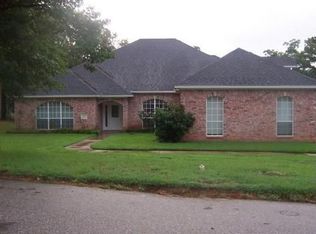 211 Ridgewood Cir, Atlanta, TX 75551