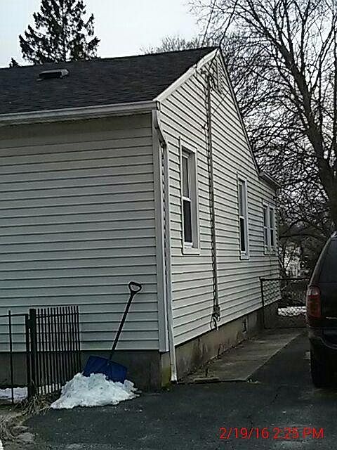 2nd image of 122 Wyoming Ave