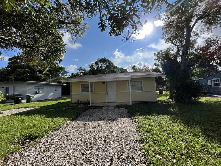 1354 SW 26th Ave — Photo 13