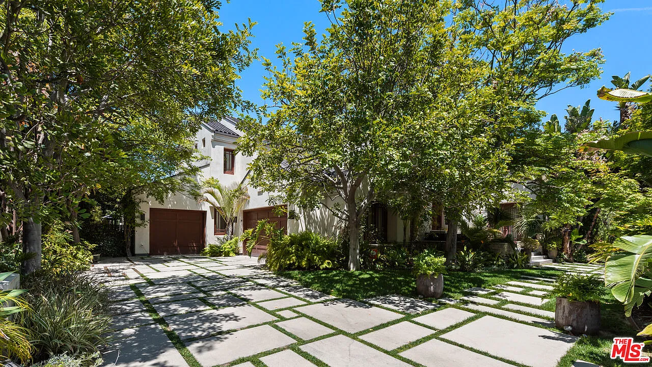 5 bed, 5.5 bath, 6680 sqft, $35,000 — Photo 2