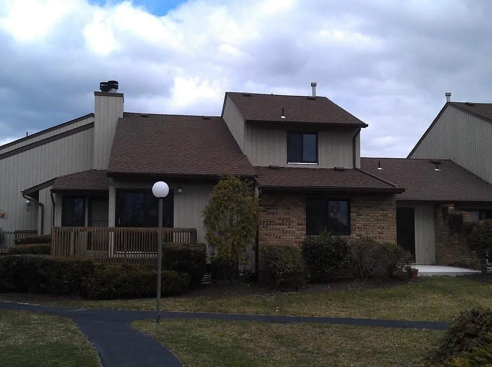 250 Ridgedale Ave #E2