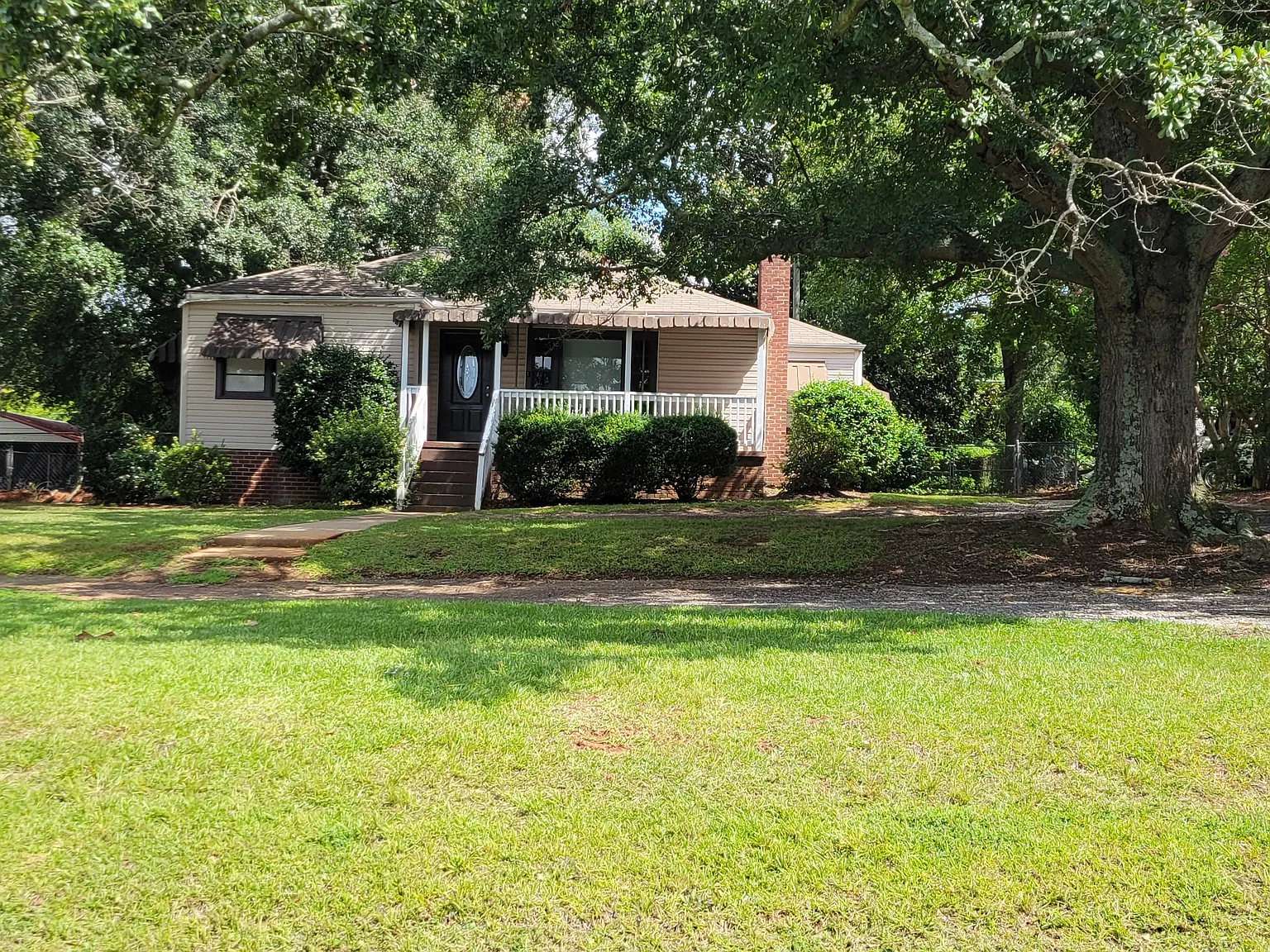 2 bed, 1736 sqft, $1,400 — Photo 3