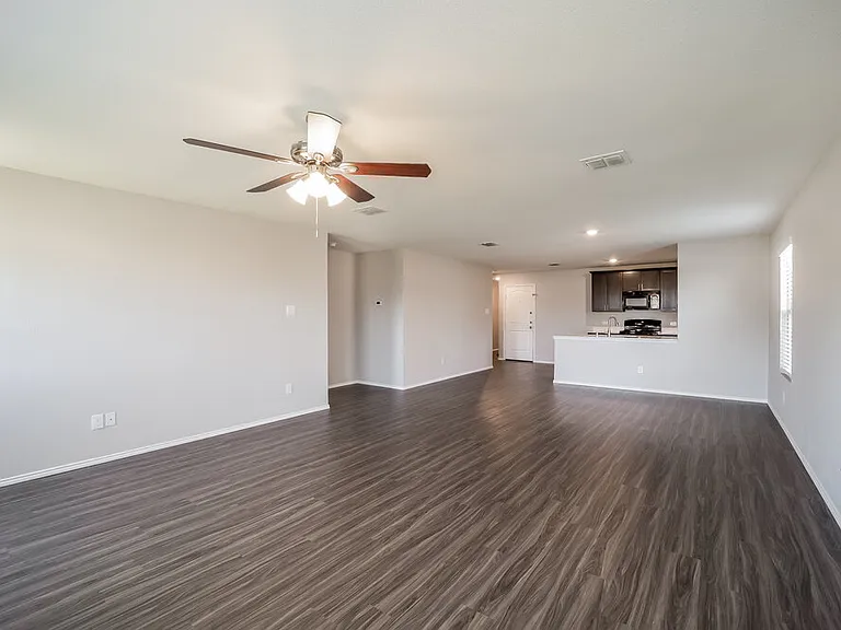1617 Westfall Dr — Photo 4