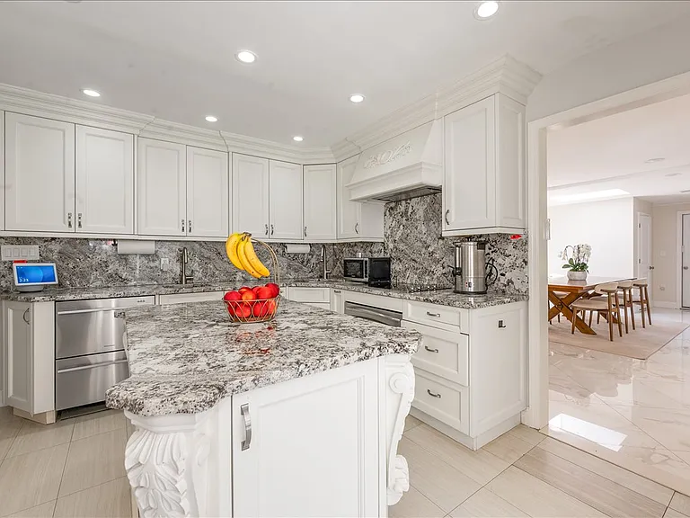 70 Longfellow Rd — Photo 14