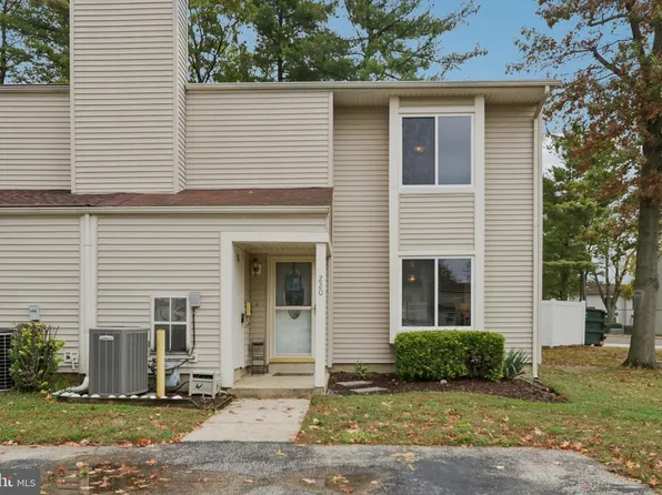 220 Deer Park Ct, Marlton, NJ 08053