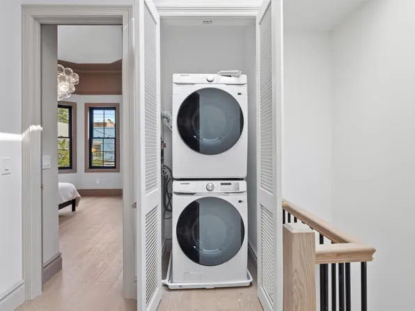 83 Liberty Place image 44 of 45