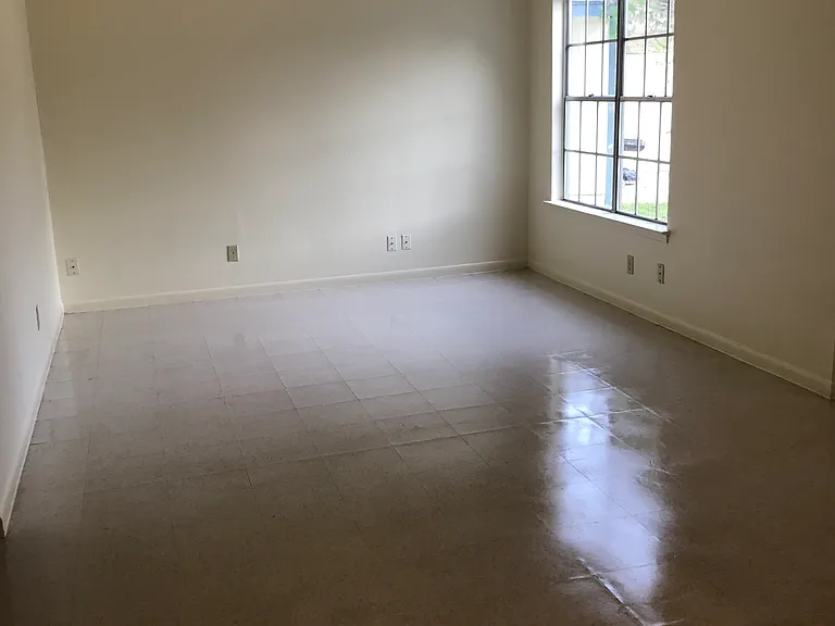 1025 Sutton Dr #101 — Photo 7
