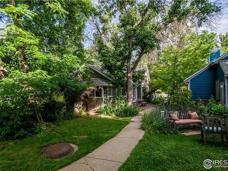 2323 Mapleton Ave — Photo 6