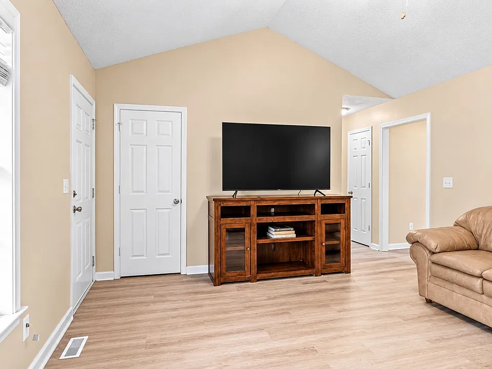 14 Brandy Wine Dr