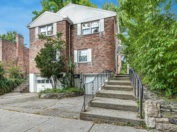 7 Kent Sq, Brookline, MA 02446